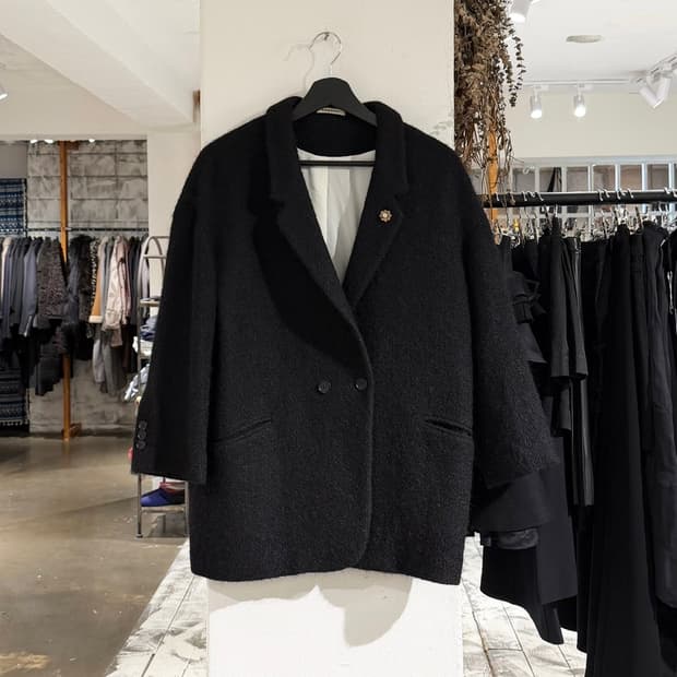 라르디니 블랙 시그니처 플라워 브로치 부클레 코트