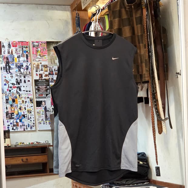 나이키 드라이핏 메쉬 슬리브리스
