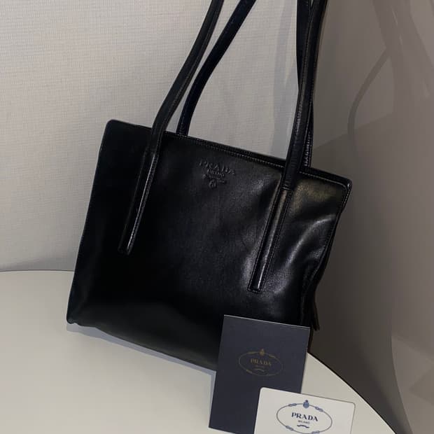 프라다 레더 롱 숄더백