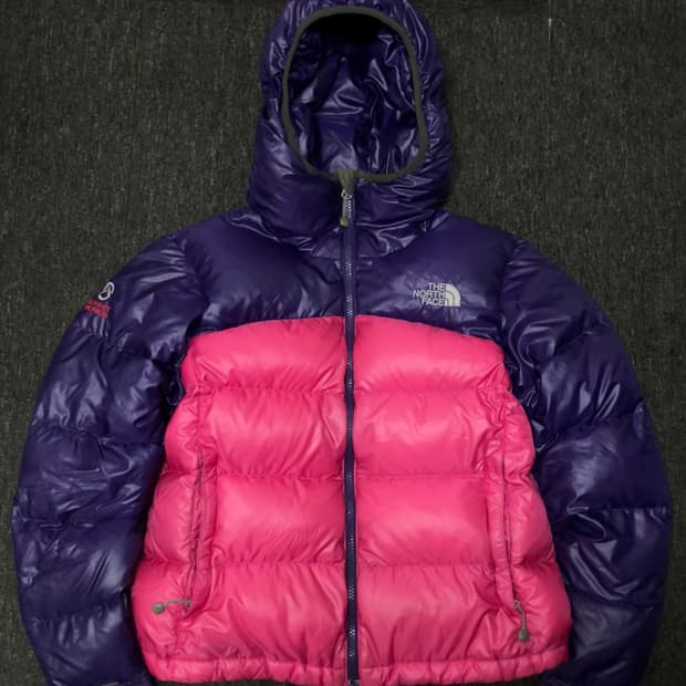 노스페이스 아콘카구아 후디 써밋 패딩