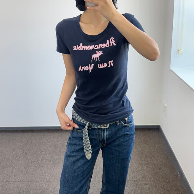 Abercrombie 아베크롬비 핑크 스펠아웃로고 네이비 반팔