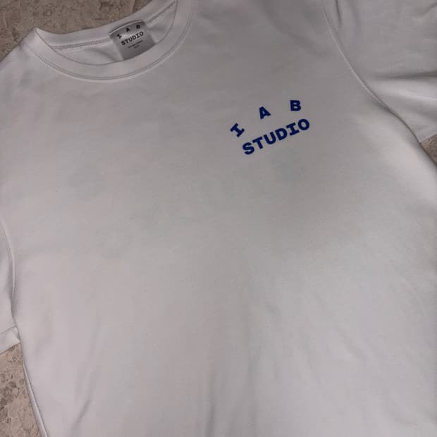 IAB STUDIO 10주년 화이트 반팔 L