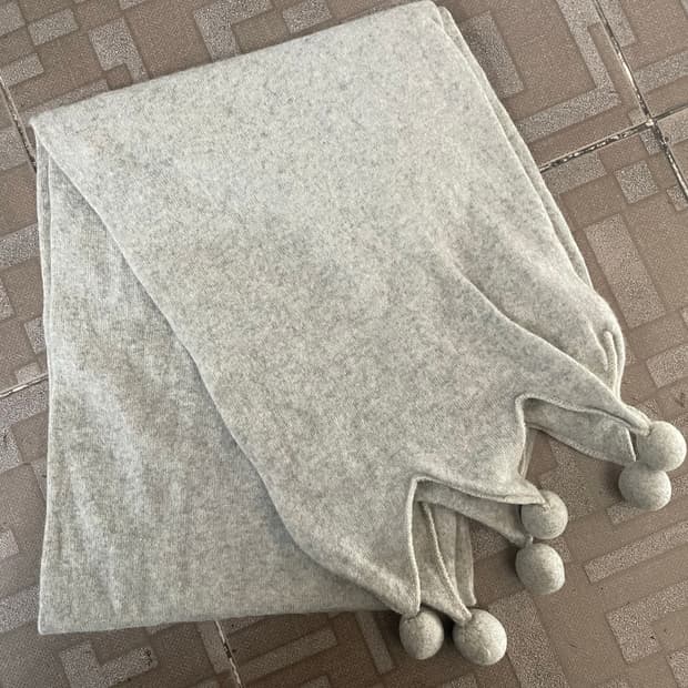 BENETTON 방울목도리