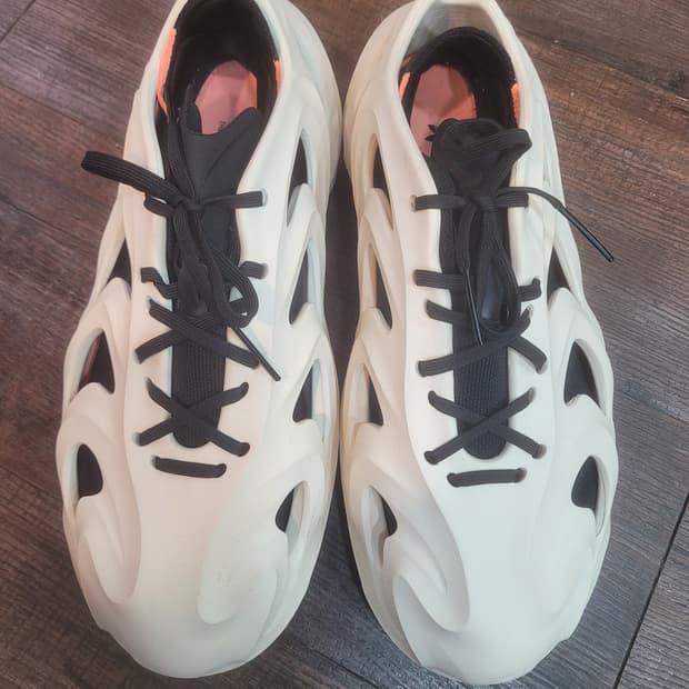 아디다스 아디폼 Q 화이트 280