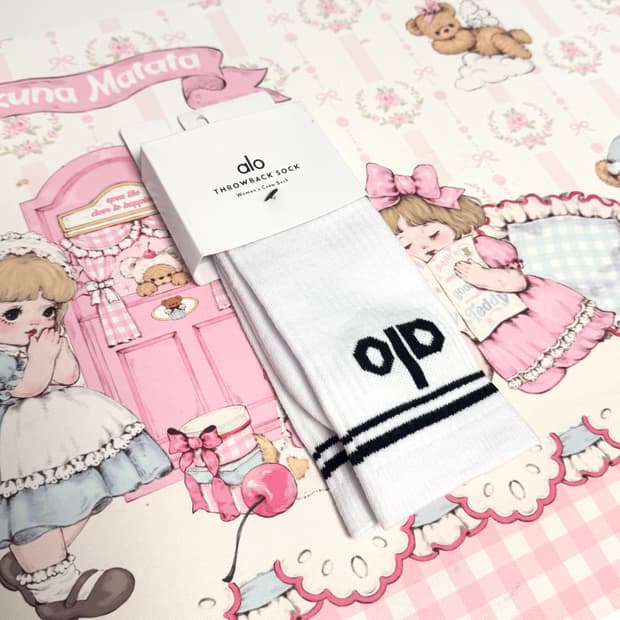 [새상품] alo 요가 중목 양말