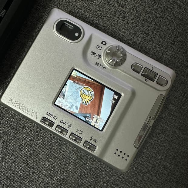 레어템 빈티지 디카 코니카 미놀타 디미지 DiMAGE Xt 실버