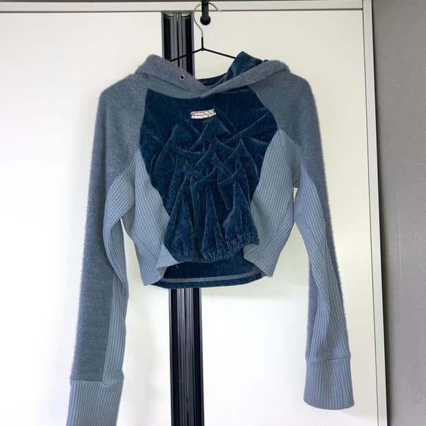 앤더슨벨 크롭 후드 니트