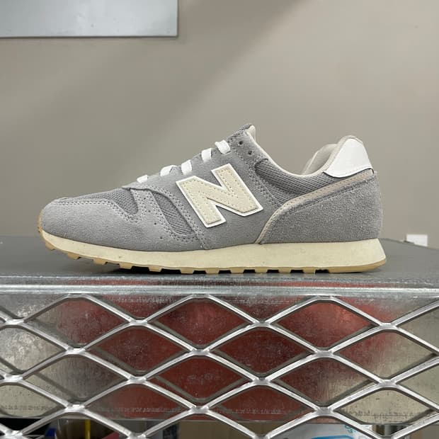 뉴발란스 373 그레이 화이트 250