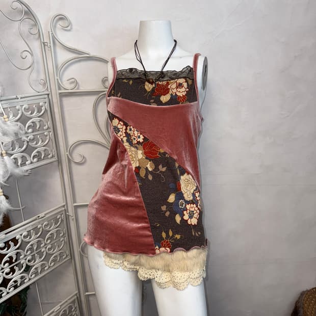 Indi pink oriental flower velvet 슬리브리스