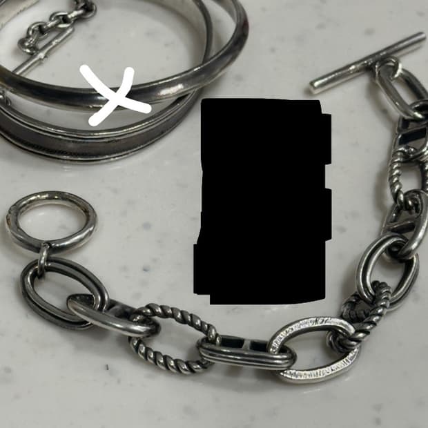 불레또 팔찌 2개 판매 합니다.