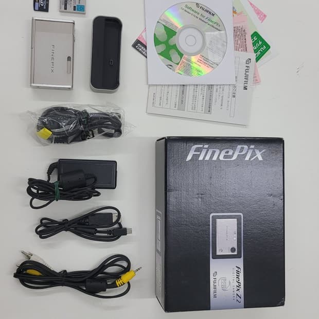 후지필름 파인픽스 FinePix Z2 실버 카메라