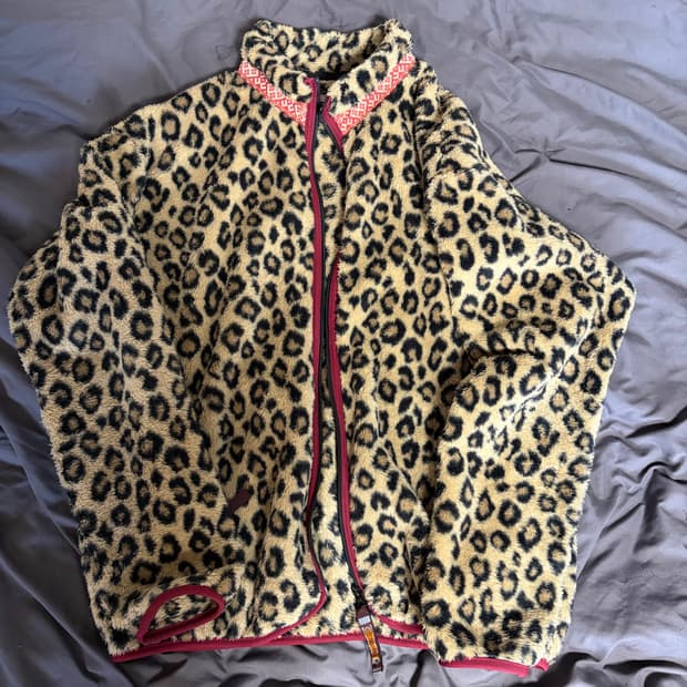 캐피탈 레오파드 후리스 4