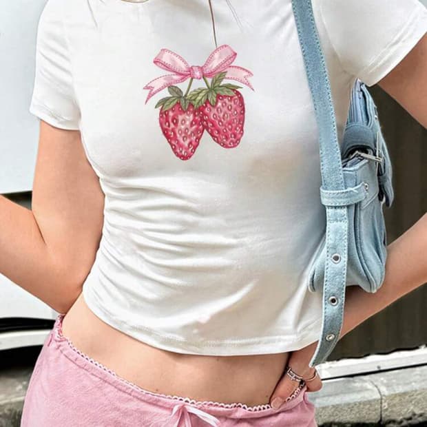 딸기 프린팅 반팔 티셔츠