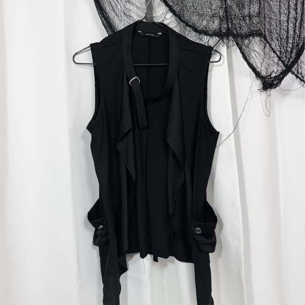 detail vest jacket
