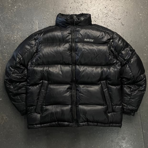 105 블랙야크 유광 패딩 