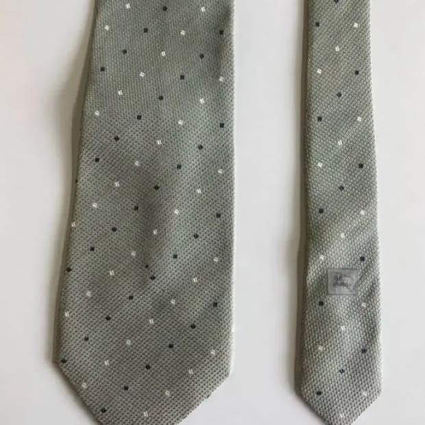 버버리 넥타이