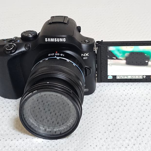 삼성 NX20 미러리스 카메라