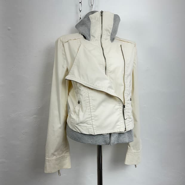 System Asymmetric Double Zip High-Neck J