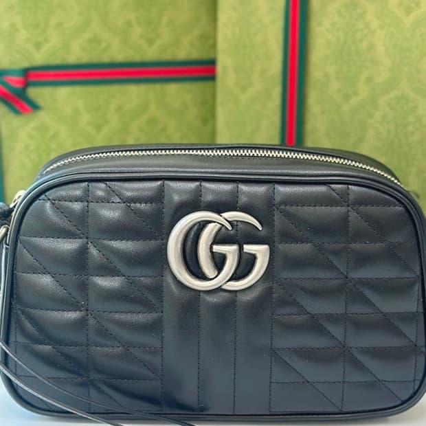 구찌 마몬트 마틀라쎄 지퍼 크로스백