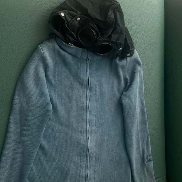 cp컴퍼니 니트 후드집업 