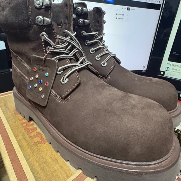 (새상품)킨치x마이네임이즈 피터 290 브라운