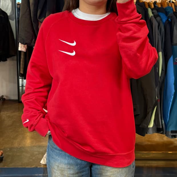 나이키 더블 스우시 레드 맨투맨