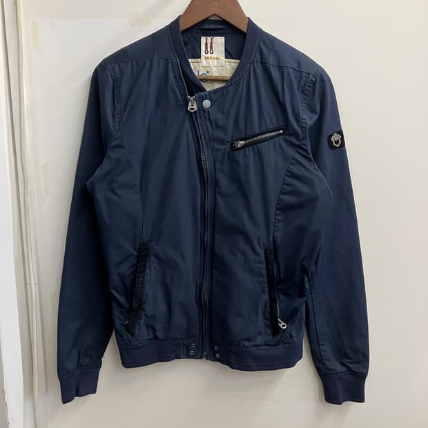 N290 디젤 사선 봄버 자켓