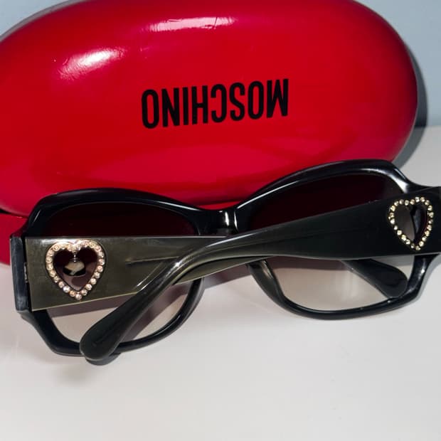 MOSCHINO 모스키노 하트 참 선글라스 모스치노