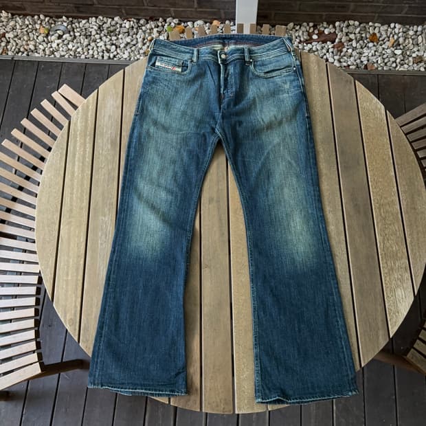 디젤 자탄 부츠컷 데님 팬츠 – 00년도 이탈리아 생산