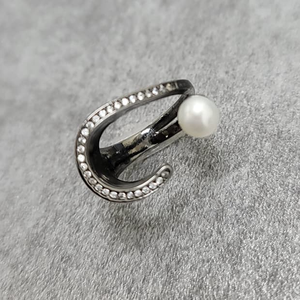 unique ring