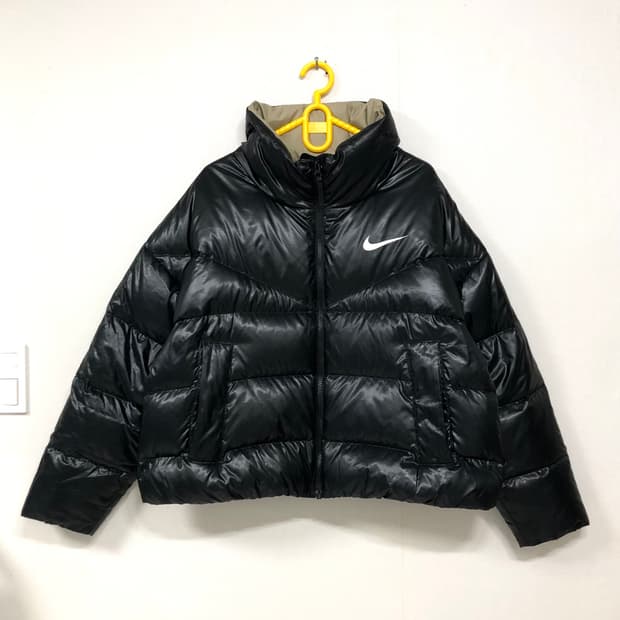 나이키 여성 오버핏 하이넥 세미크롭 유광 덕다운 패딩 XL _ 블랙