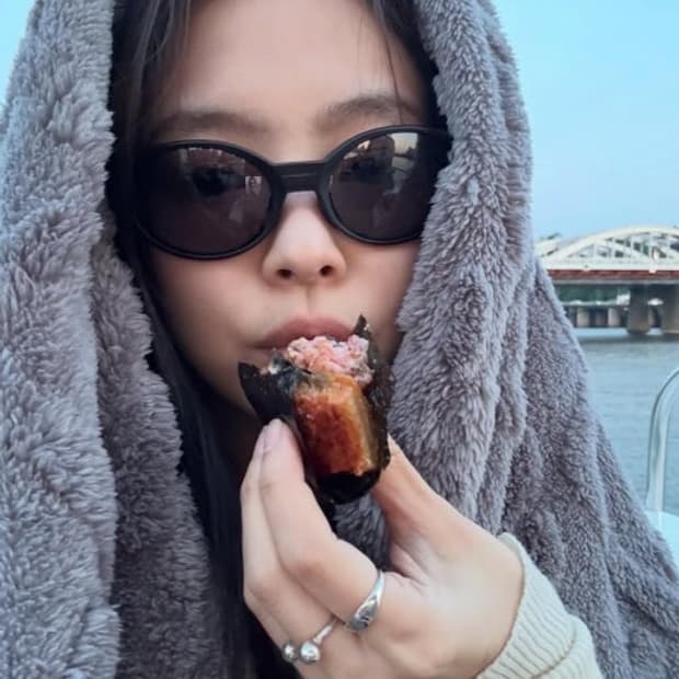 오클리 선글라스 매트블랙(제니착용)