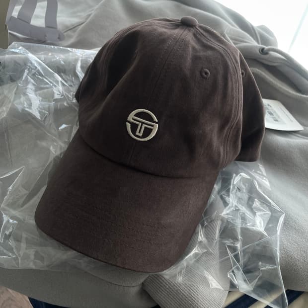 Sergio Tacchini 스웨이드 면 볼캡 모자