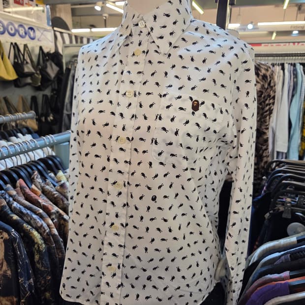 bape 베이프 화이트 패턴셔츠