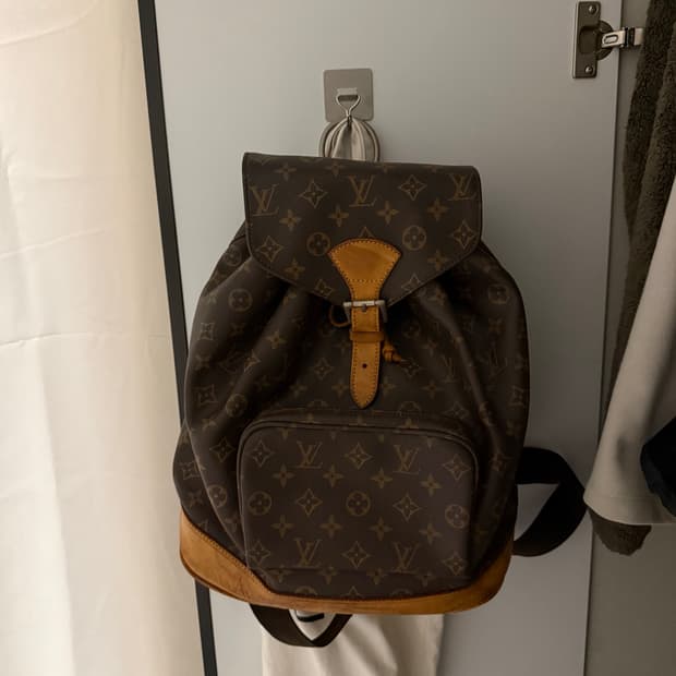 루이비통 몽수리 백팩 