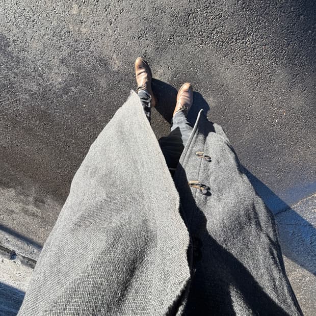 더 비리디 안느 비대칭 스티치 로퍼