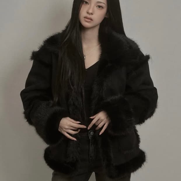 카키포인트 무스탕 Shearing Fur Mustang (black)