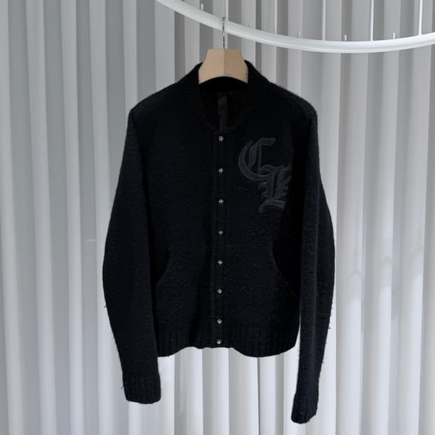 (A+/ M) / 크롬하츠 자수 레터맨 블랙 가디건
