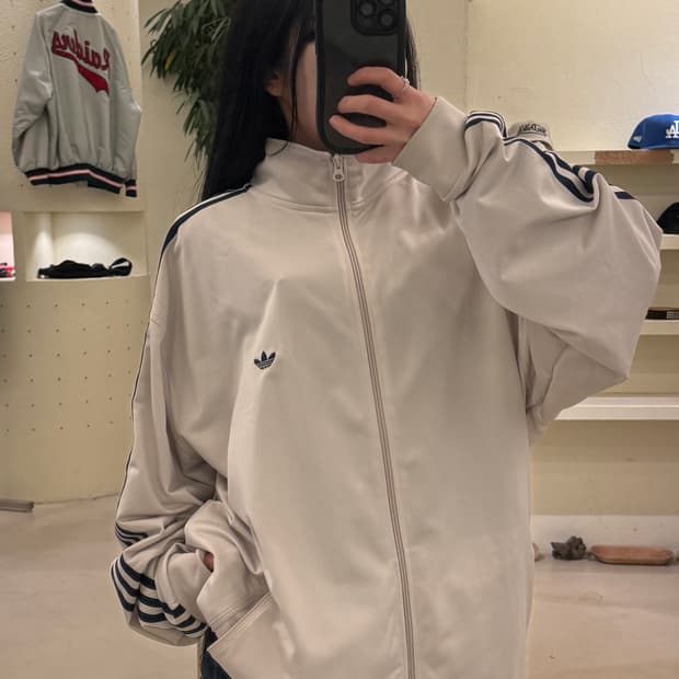 아디다스 오리지널 크림 박시 트랙탑 져지 U76