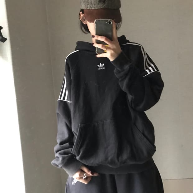 아디다스 블랙 오버핏 후드티