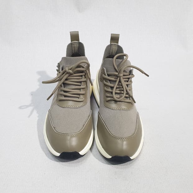 스타카토 스니커즈 240