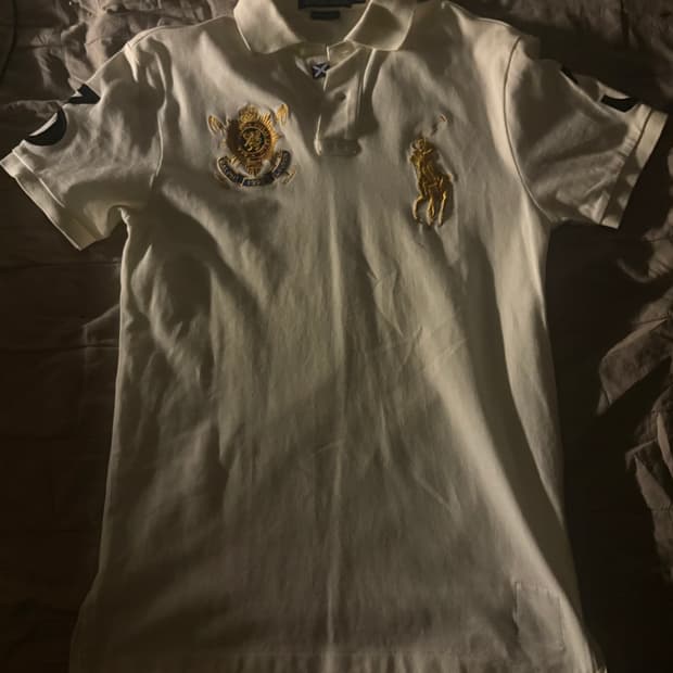 빅포니 크레스트 금장로고 카라티