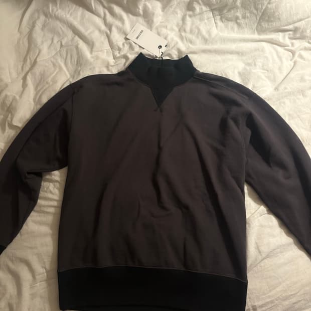 (새상품) 나이젤카본 하이넥 스웻셔츠