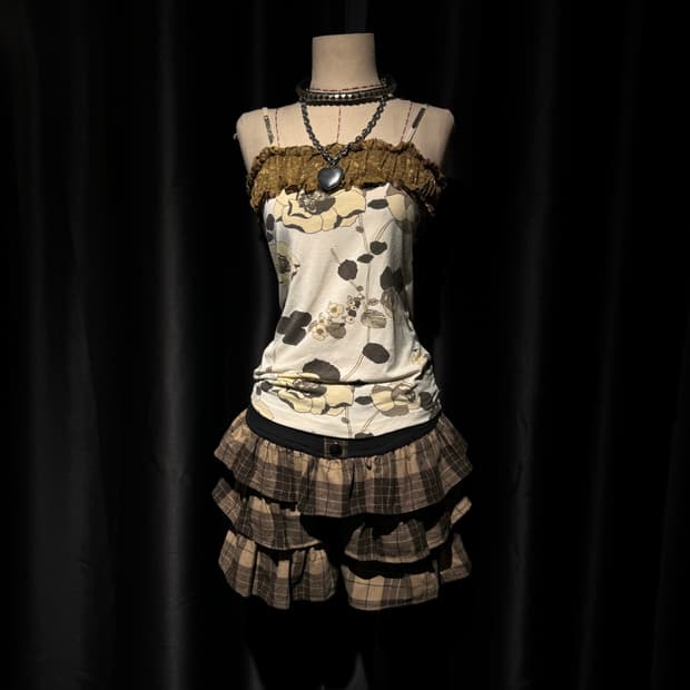 플로럴 패턴 탑