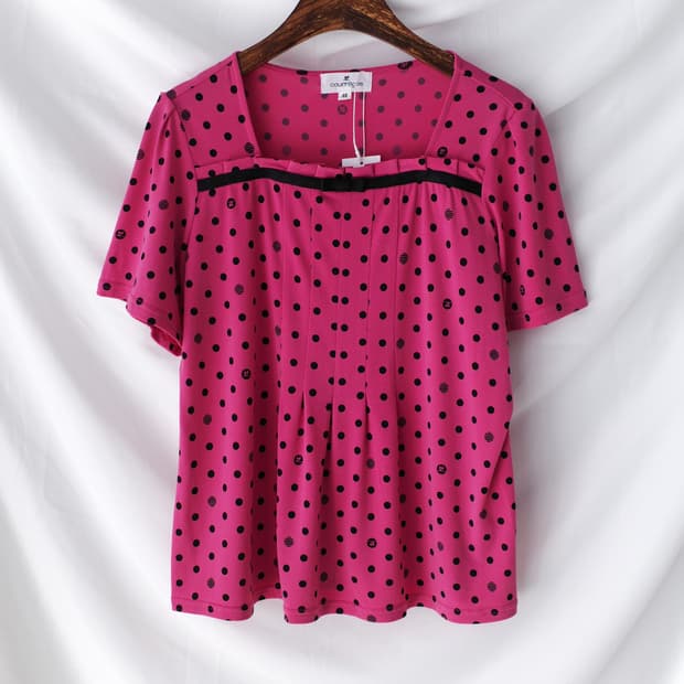 Courreges) logo dot half T 