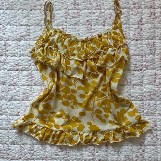Yellow leaf sleeveless