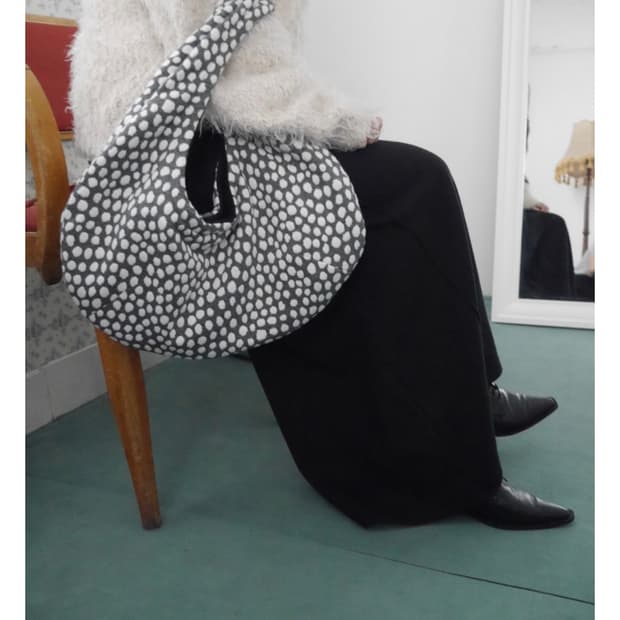 라파팔라 스노우 빅 호보백 도트 숄더백 차콜