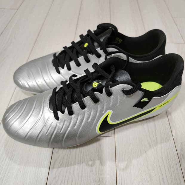 (새상품)나이키 티엠포 레전드10 아카데미 FG MG 축구화 사이즈270