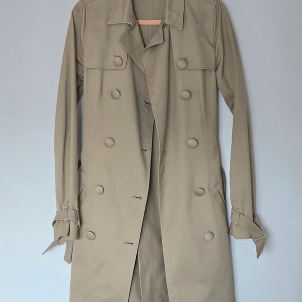 발렌시아가 트렌치코트 38 / 상태 좋음 / 오른팔 미세 하자 / 14만