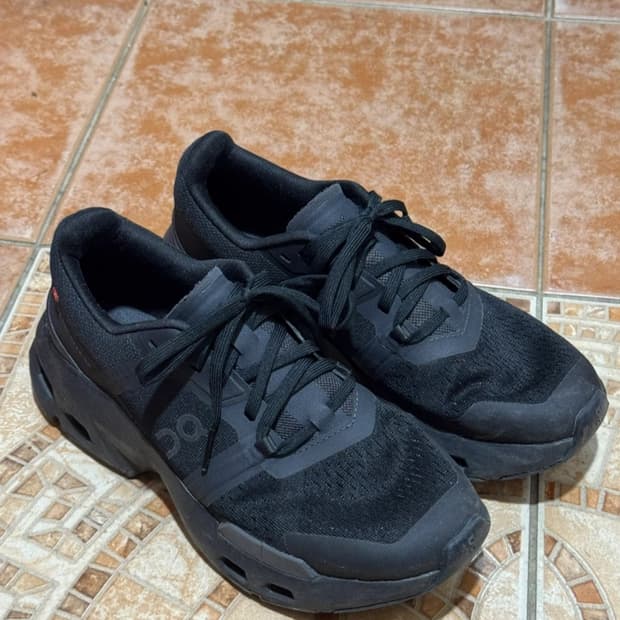 온러닝 클라우드몬스터 블랙 런닝화 240